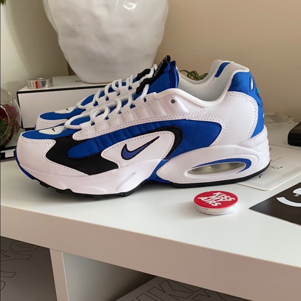 NWT Nike Air Max triax sneakers - Picture 3 of 9